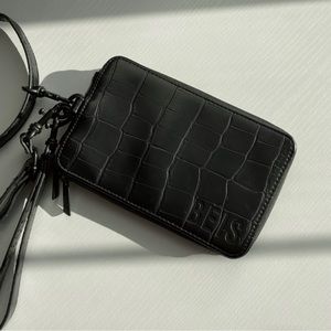 ISO - BEIS travel wallet/ old style (NOT FOR SALE)